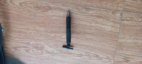 4D32ZT31-22000 		Fuel injector for wheel forklift