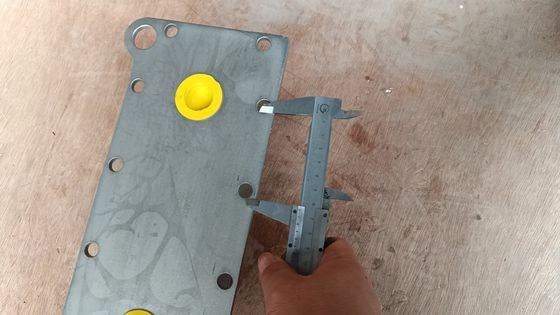 LGMC 3974815 Auto Parts 12 Section Oil Cooler Detroit Diesel Spare Parts